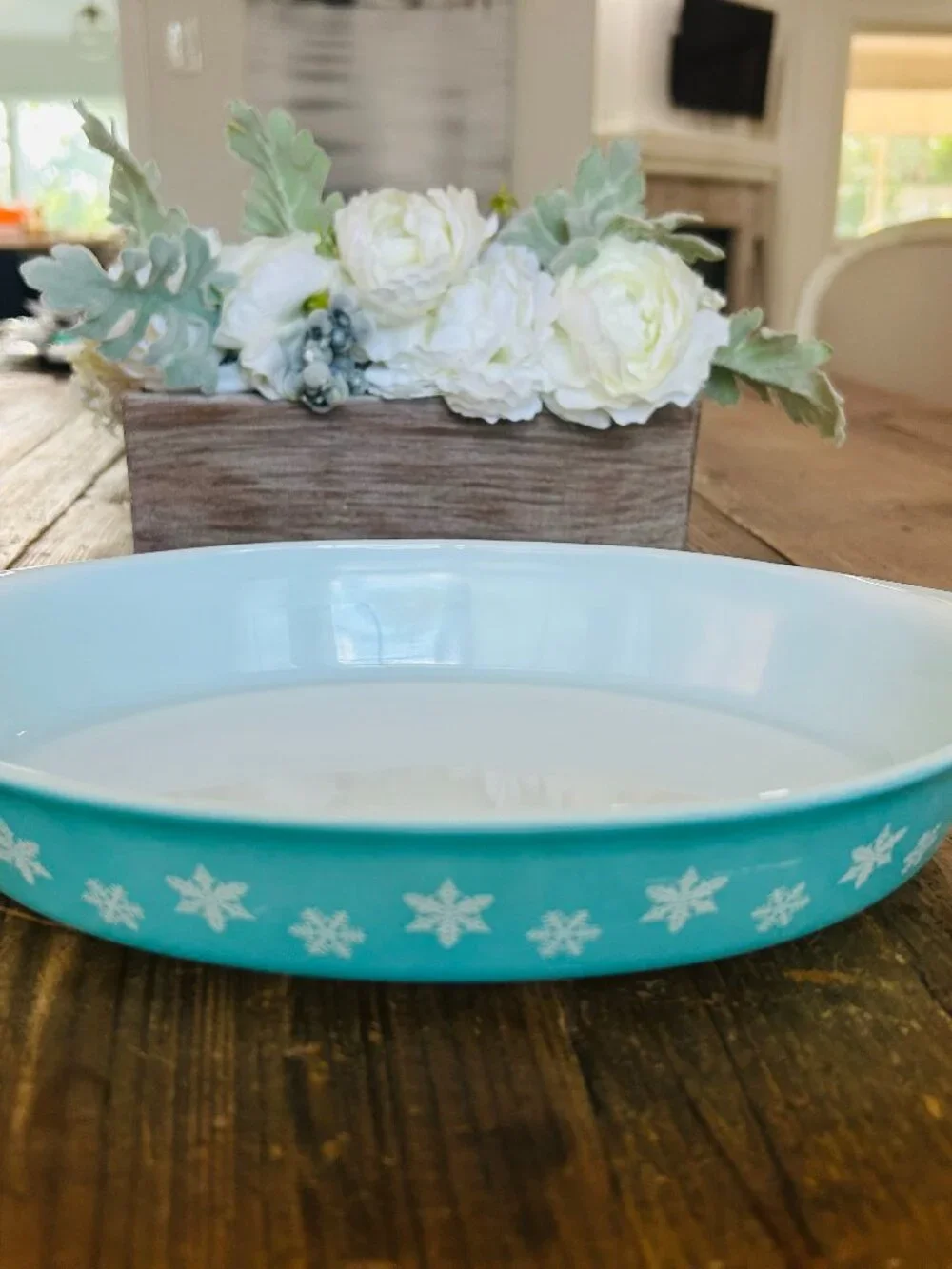 Pyrex Snowflake Turquoise 1.5 Qt Casserole Serving Dish Vintage Holiday Pyrex